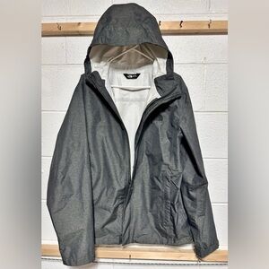 North Face Men’s Waterproof Jacket L Stay dry in style in a windbreaking &vented